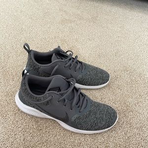Men’s Nike athletic shoes-gray size 9.5
